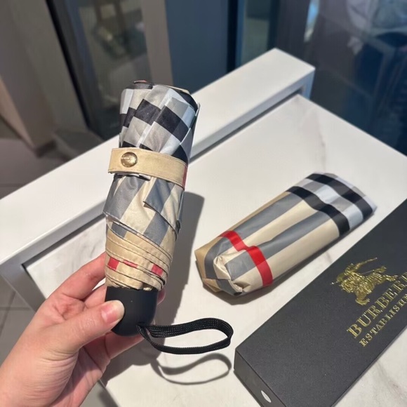 BURBERRY Checkered Umbrella - Picture 1 of 3